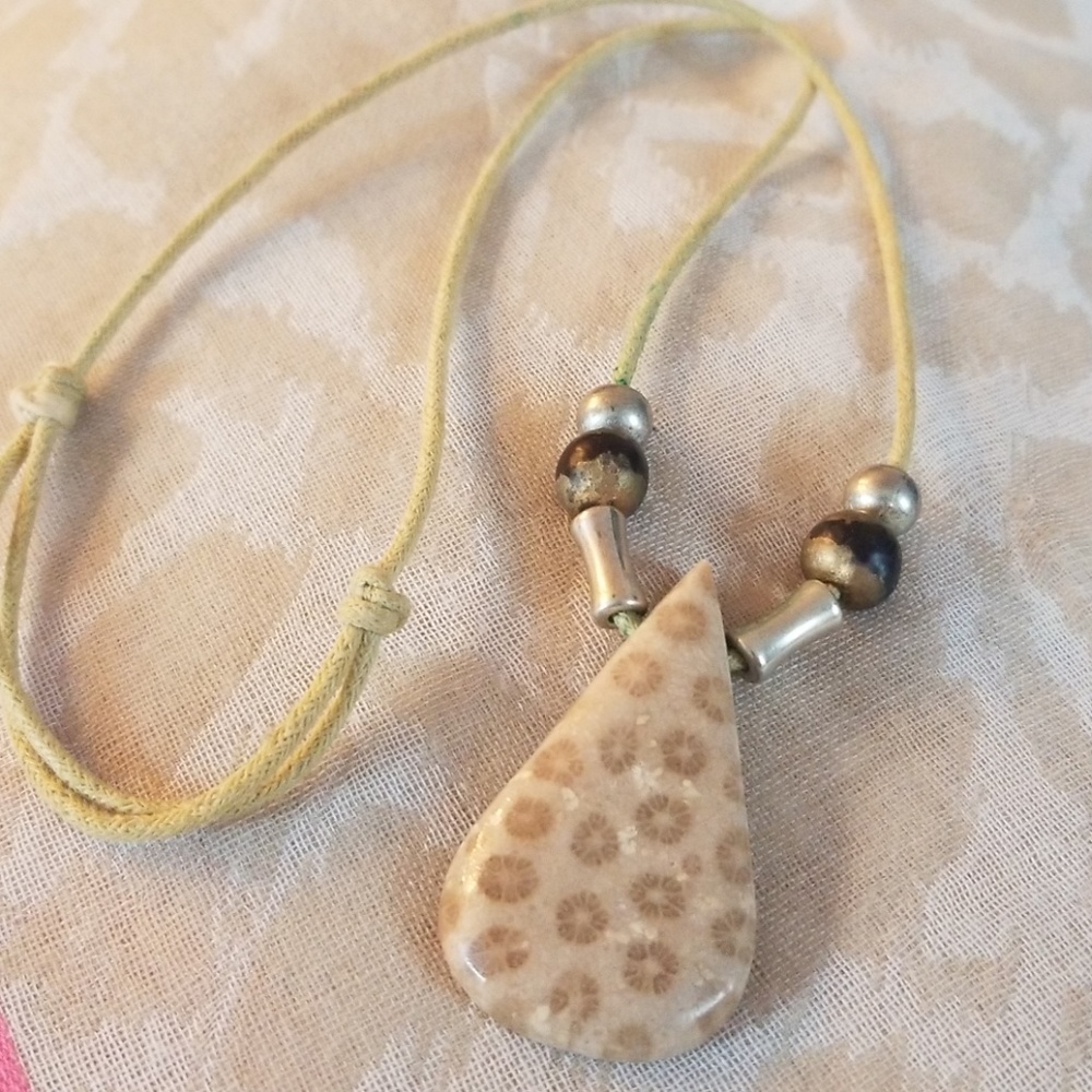 Necklace - Picture 3 of 3